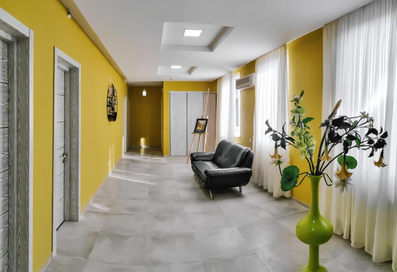 Westay Hotel ティビリシ エクステリア 写真