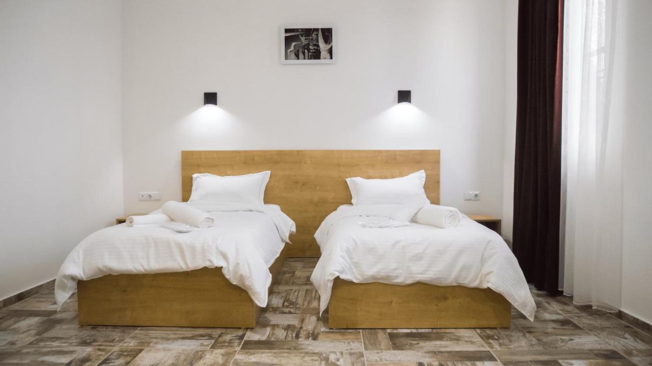 Westay Hotel ティビリシ エクステリア 写真