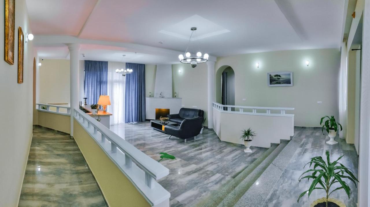 Westay Hotel ティビリシ エクステリア 写真